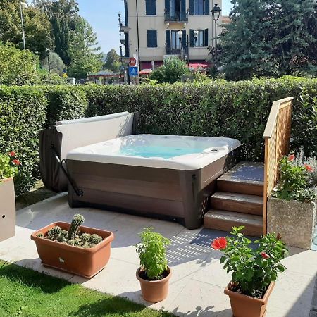 Front Lake Studio With Loft Bed And Pool バルドリーノ エクステリア 写真