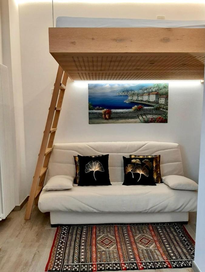 Front Lake Studio With Loft Bed And Pool バルドリーノ エクステリア 写真