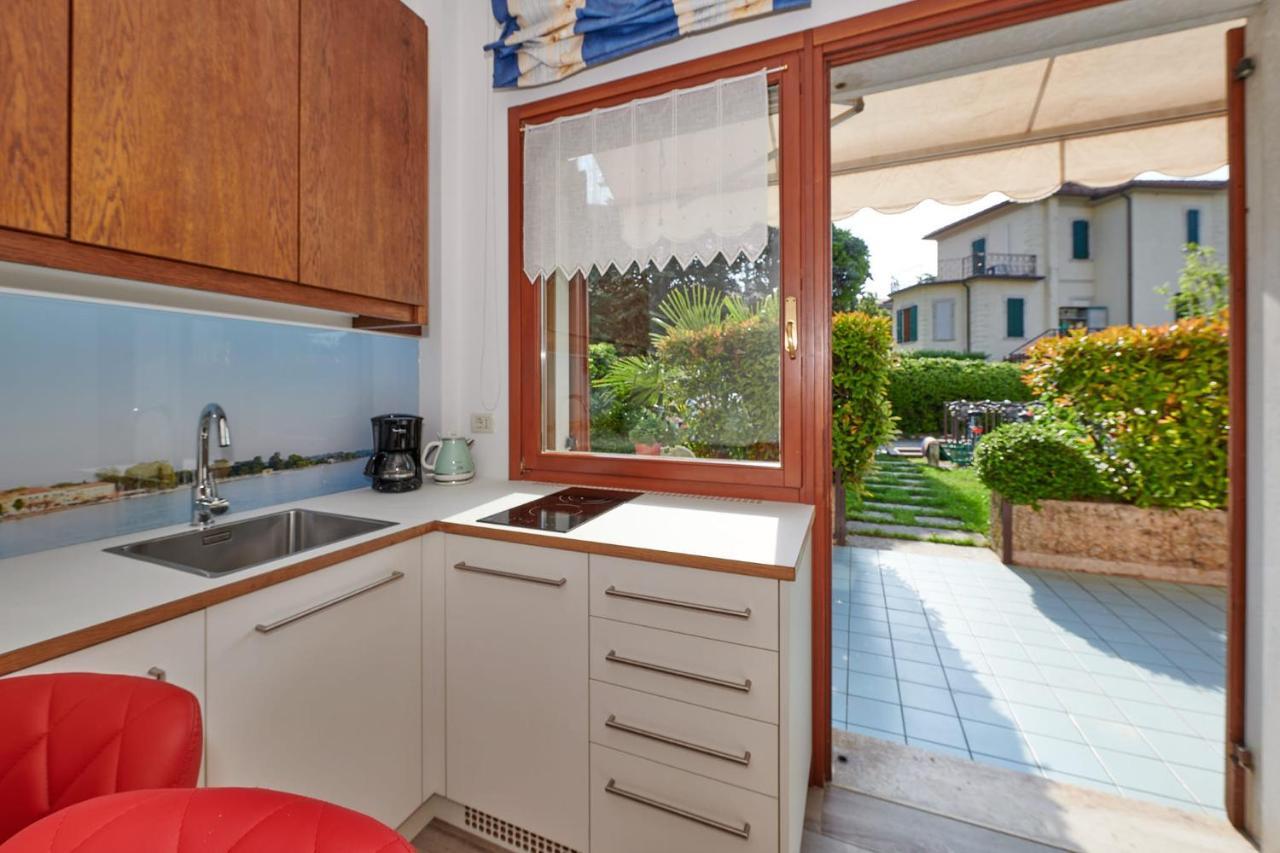 Front Lake Studio With Loft Bed And Pool バルドリーノ エクステリア 写真