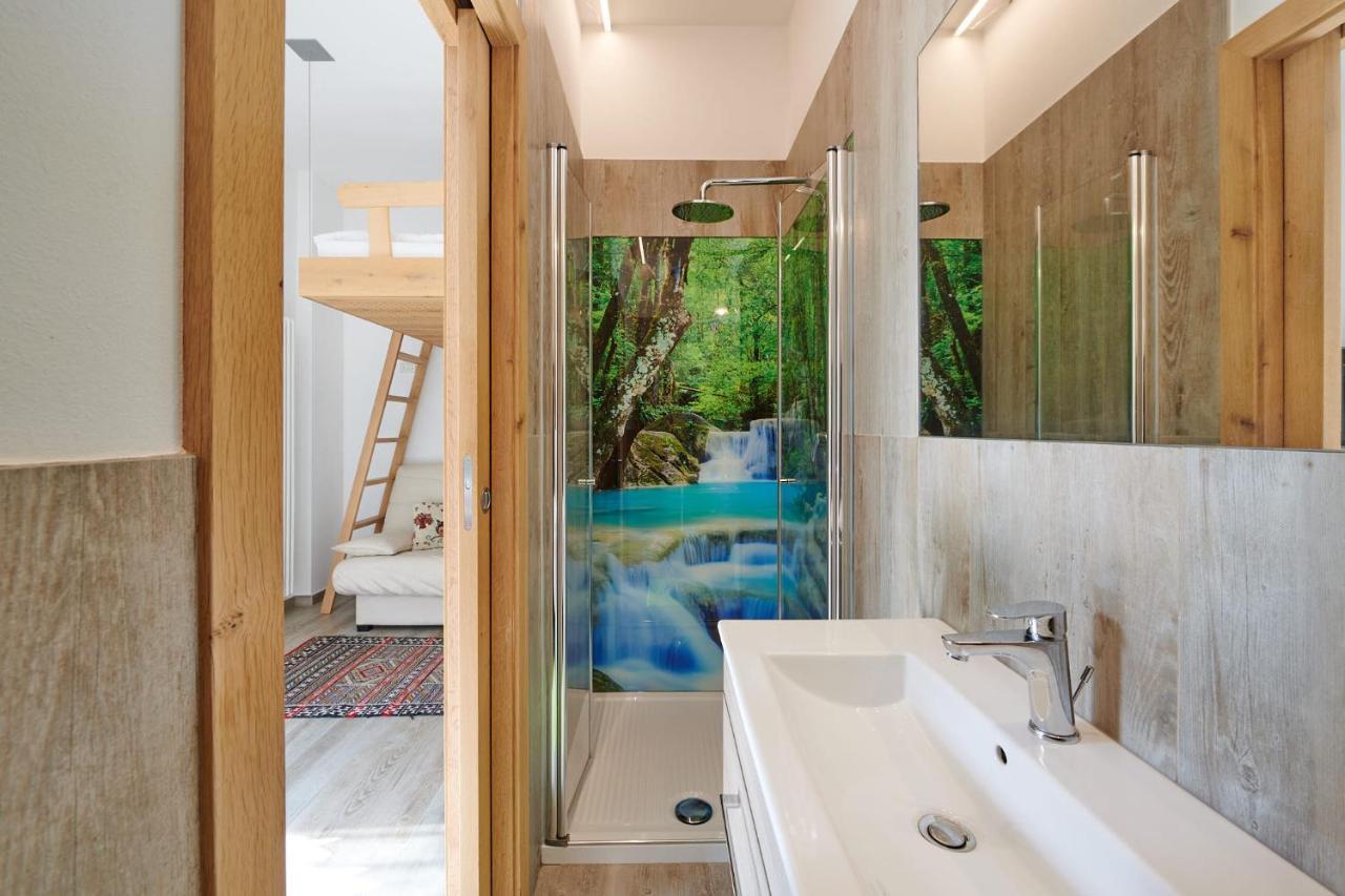 Front Lake Studio With Loft Bed And Pool バルドリーノ エクステリア 写真